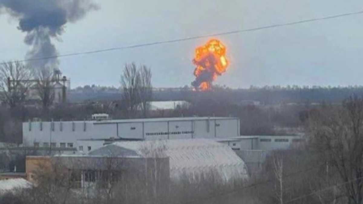 Russian invaders shelled the airport near Vinnytsia - en