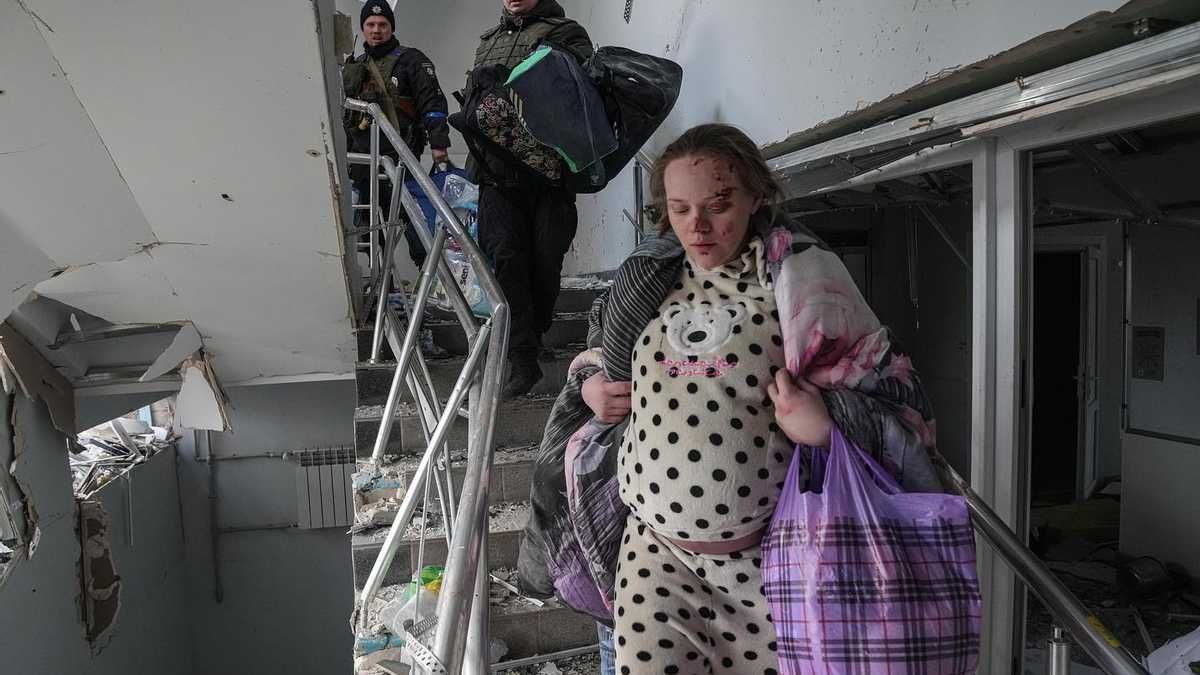"People drink from puddles": how Mariupol survives under siege - en
