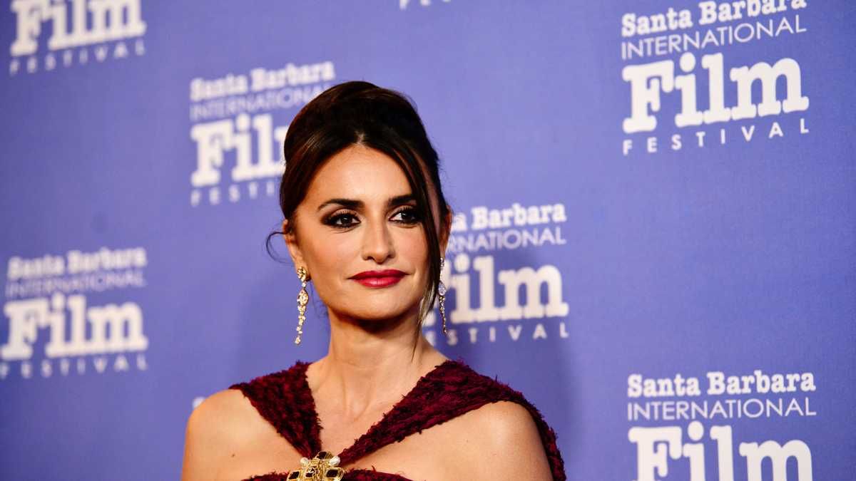 Penélope Cruz expressed support to women in Ukraine - en Penélope Cruz expressed support to women in Ukraine - en