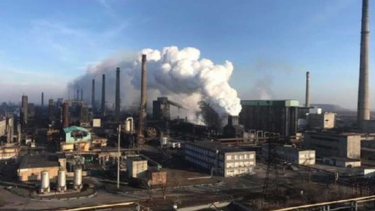 Avdiivka Coke and Chemical Plant shelled with Grads - en Avdiivka Coke and Chemical Plant shelled with Grads - en