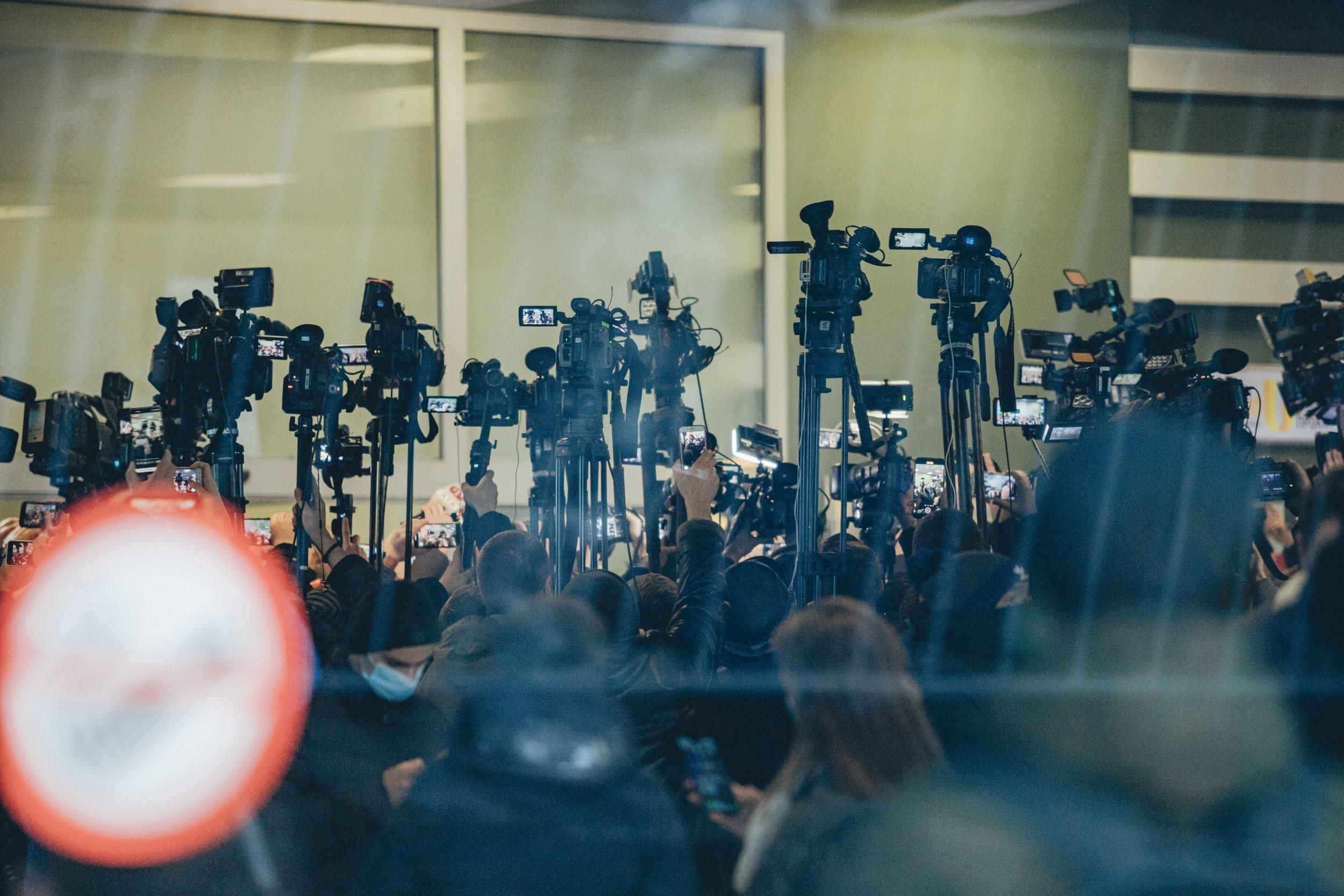 Journalists held for several hours by Russian forces in occupied Melitopol - en Journalists held for several hours by Russian forces in occupied Melitopol - en