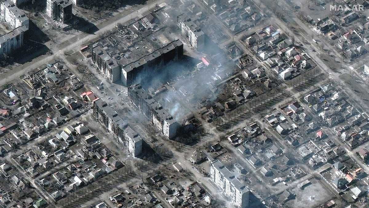 Burning high-rises of Mariupol can be seen from space: Maxar shared new satellite photos - en