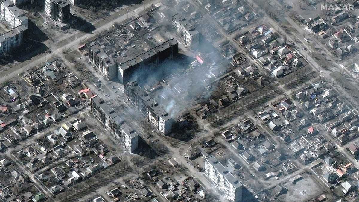 Burning high-rises of Mariupol can be seen from space: Maxar shared new satellite photos - en Burning high-rises of Mariupol can be seen from space: Maxar shared new satellite photos - en