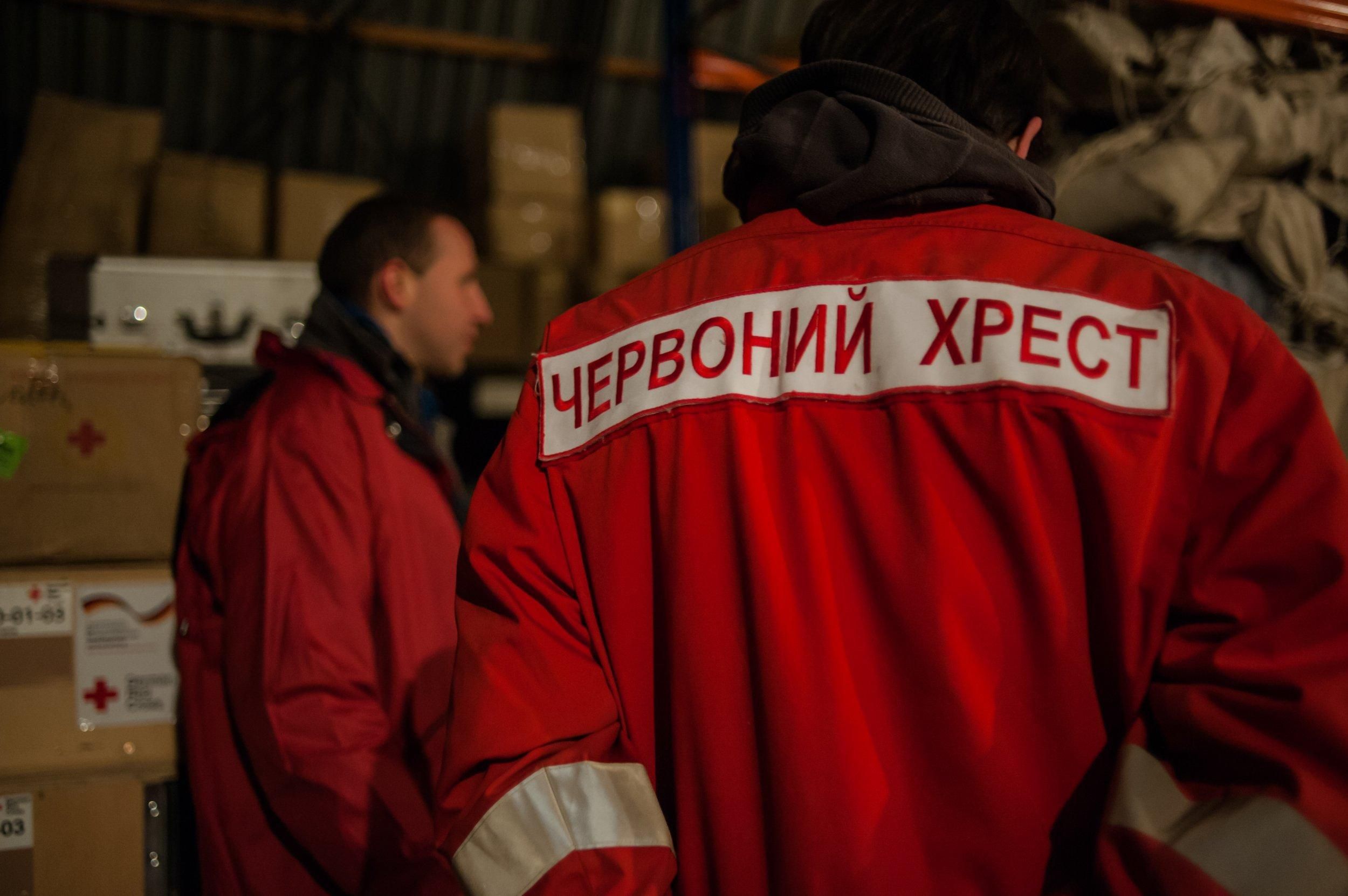 Russian strikes hit Red Cross building in Mariupol - en