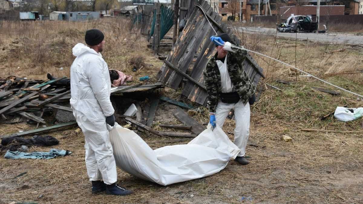 Destroyed houses, bodies in the street, and burning smell: Irpin after liberation - en