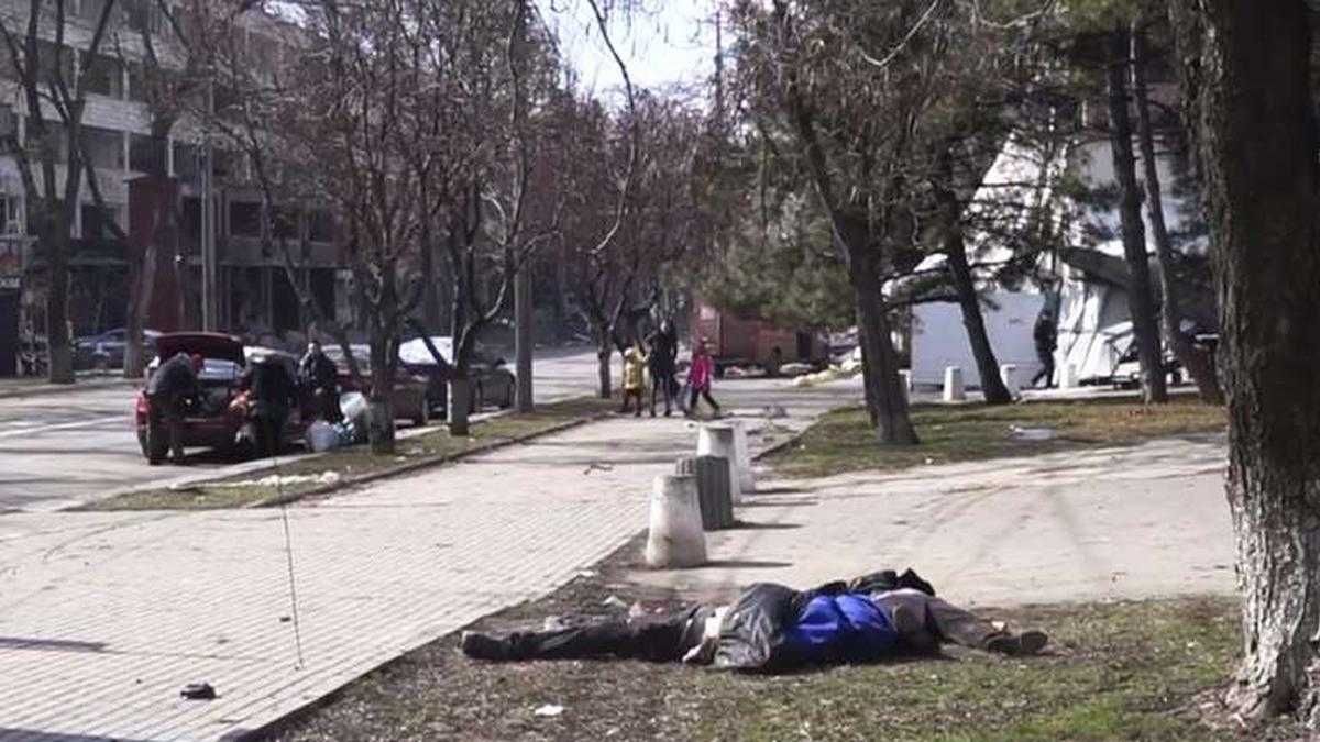 Russian soldiers in Ukrainian uniform are poised to murder tens of thousands of people - en