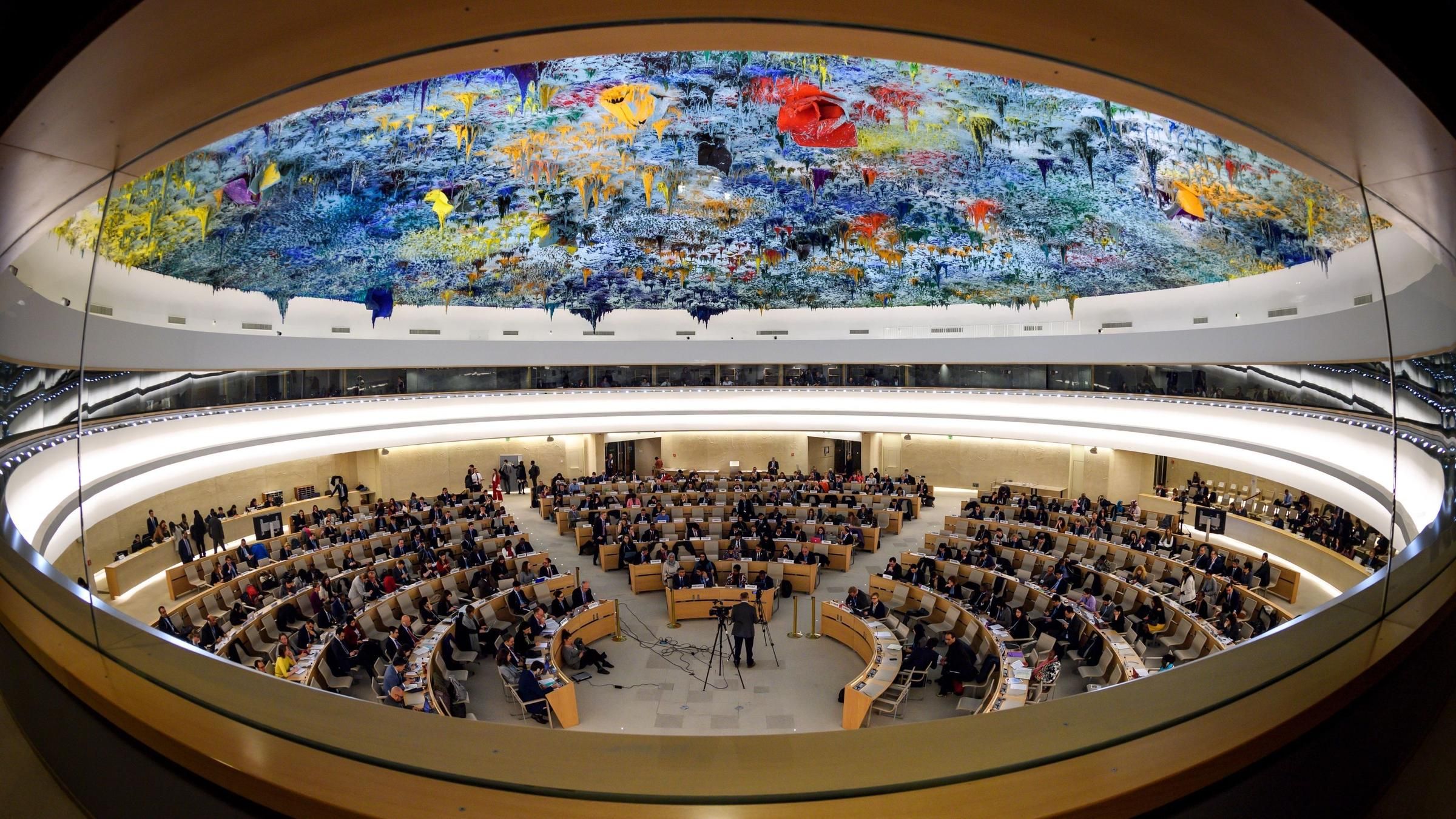 Russia suspended from UN human rights council - en