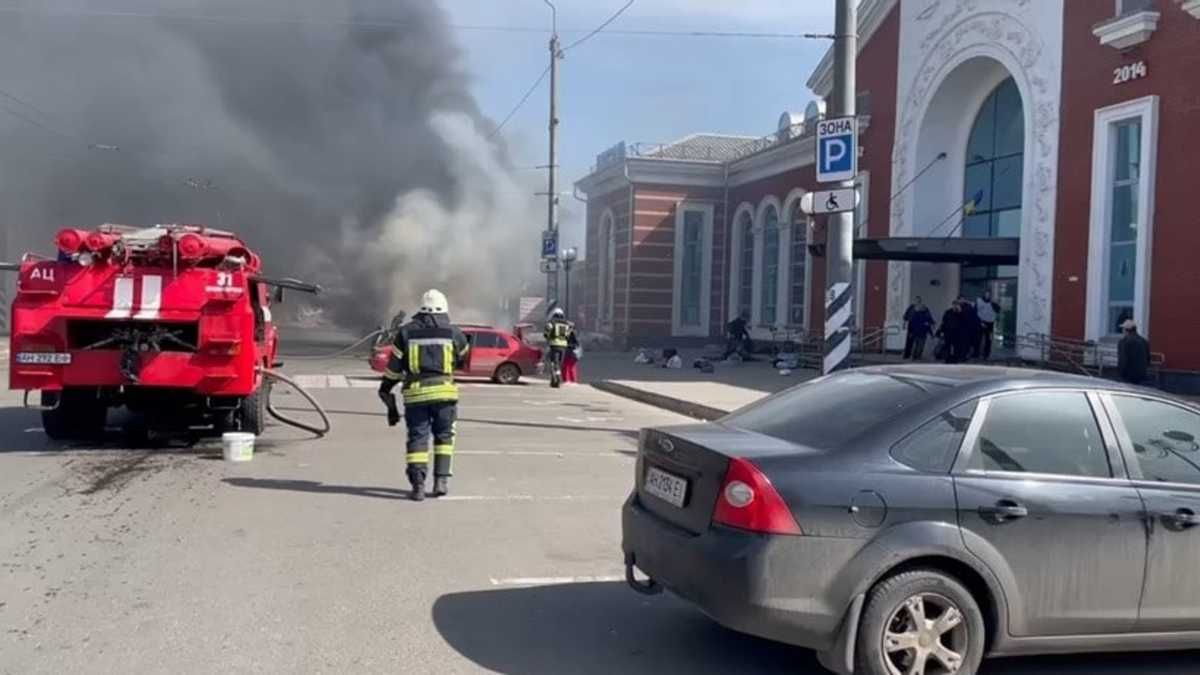 Russian strike on Kramatorsk railway station: 50 people  died, including five children - en
