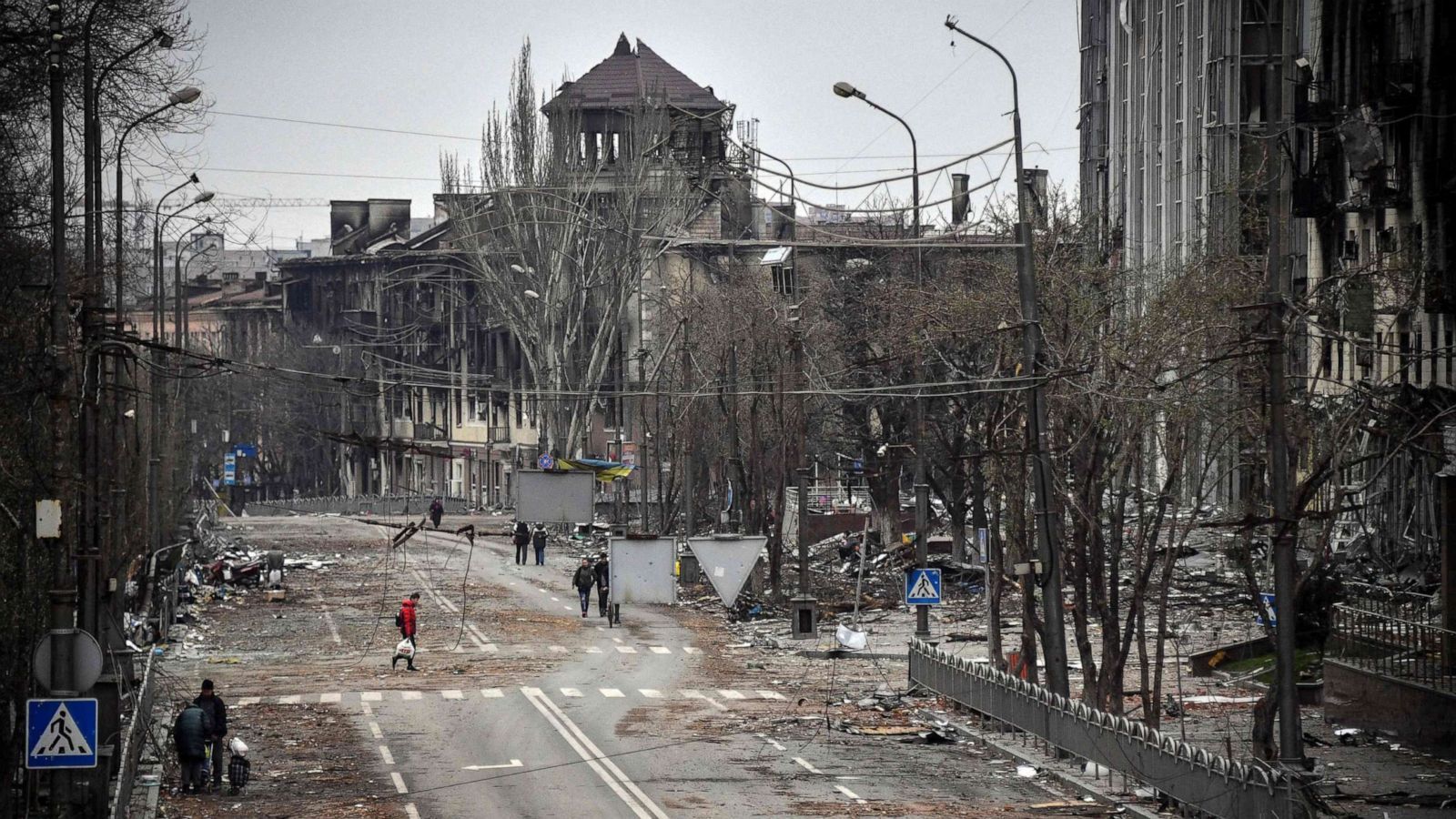 About 180,000 people waiting to be evacuated from Mariupol - en