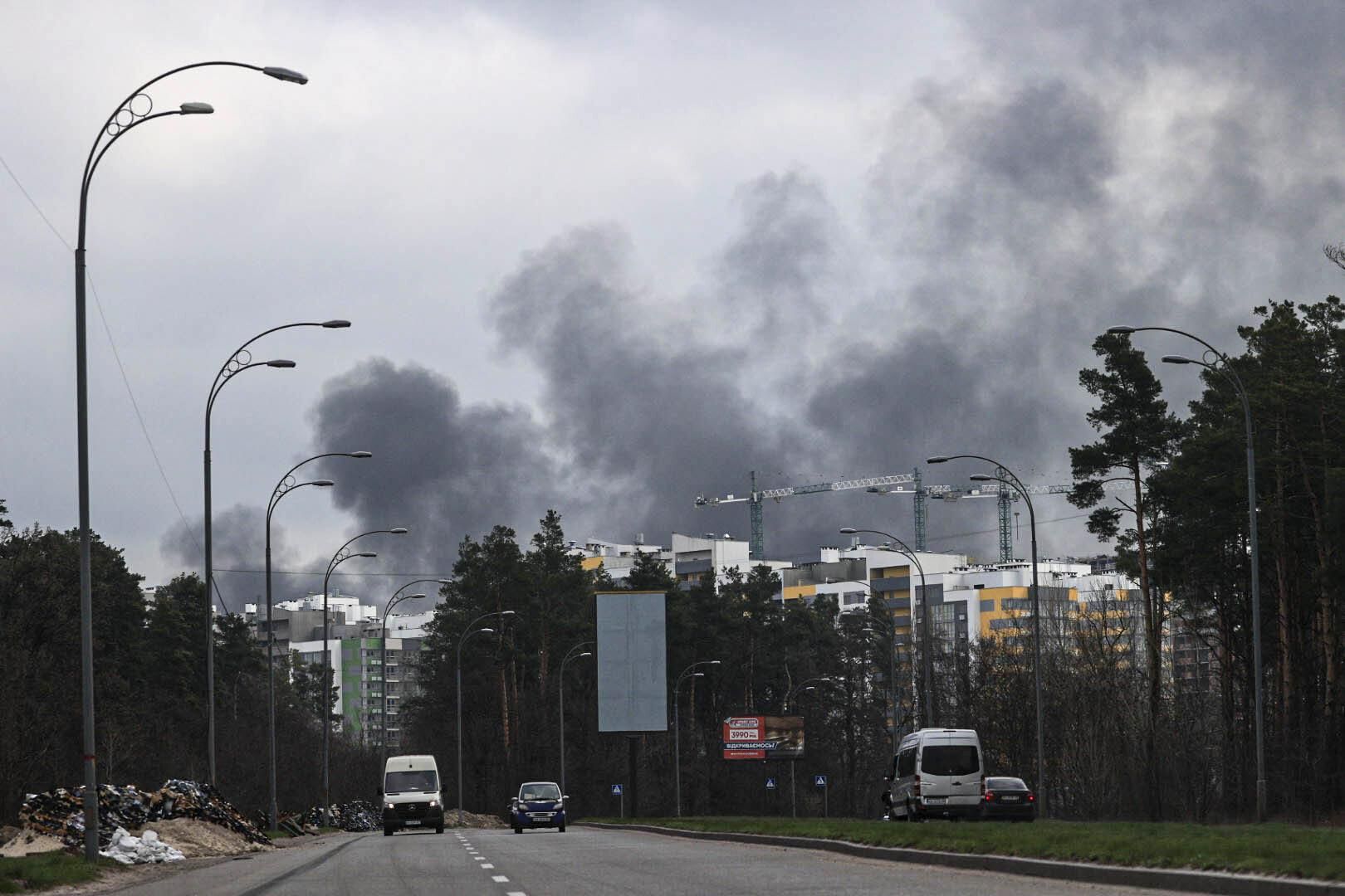 At least one person killed and several injured in Kyiv explosions - en