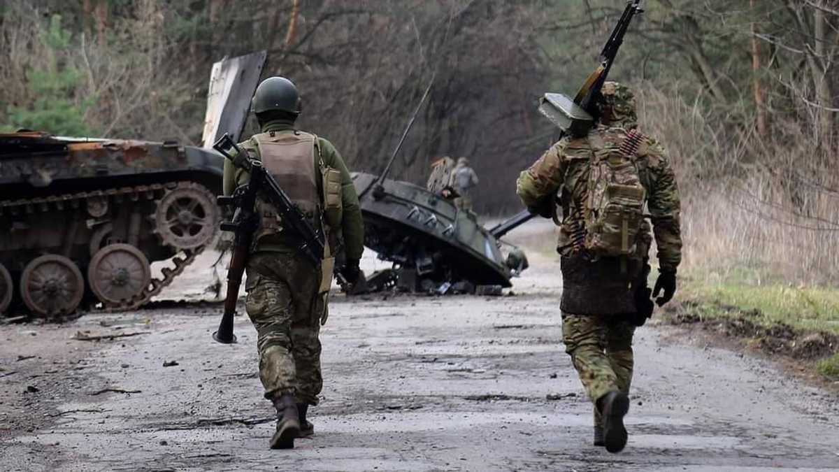 The military expert named the worst and best scenarios in Donbas - en