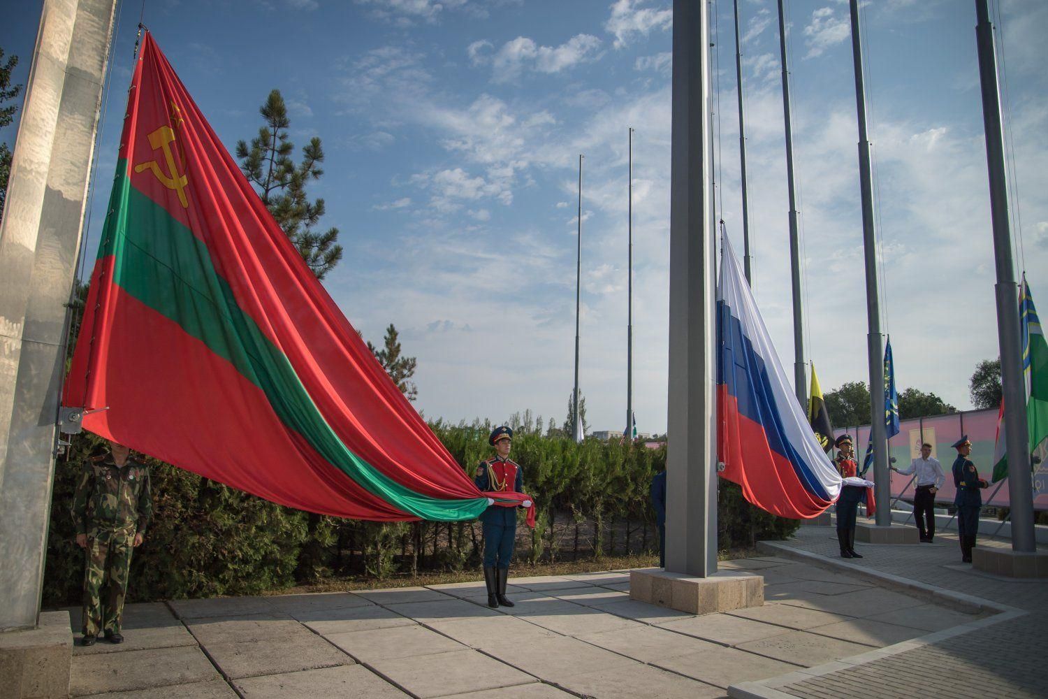 Two radio towers in Moldova's unrecognized breakaway territory of Transnistria were damaged - en