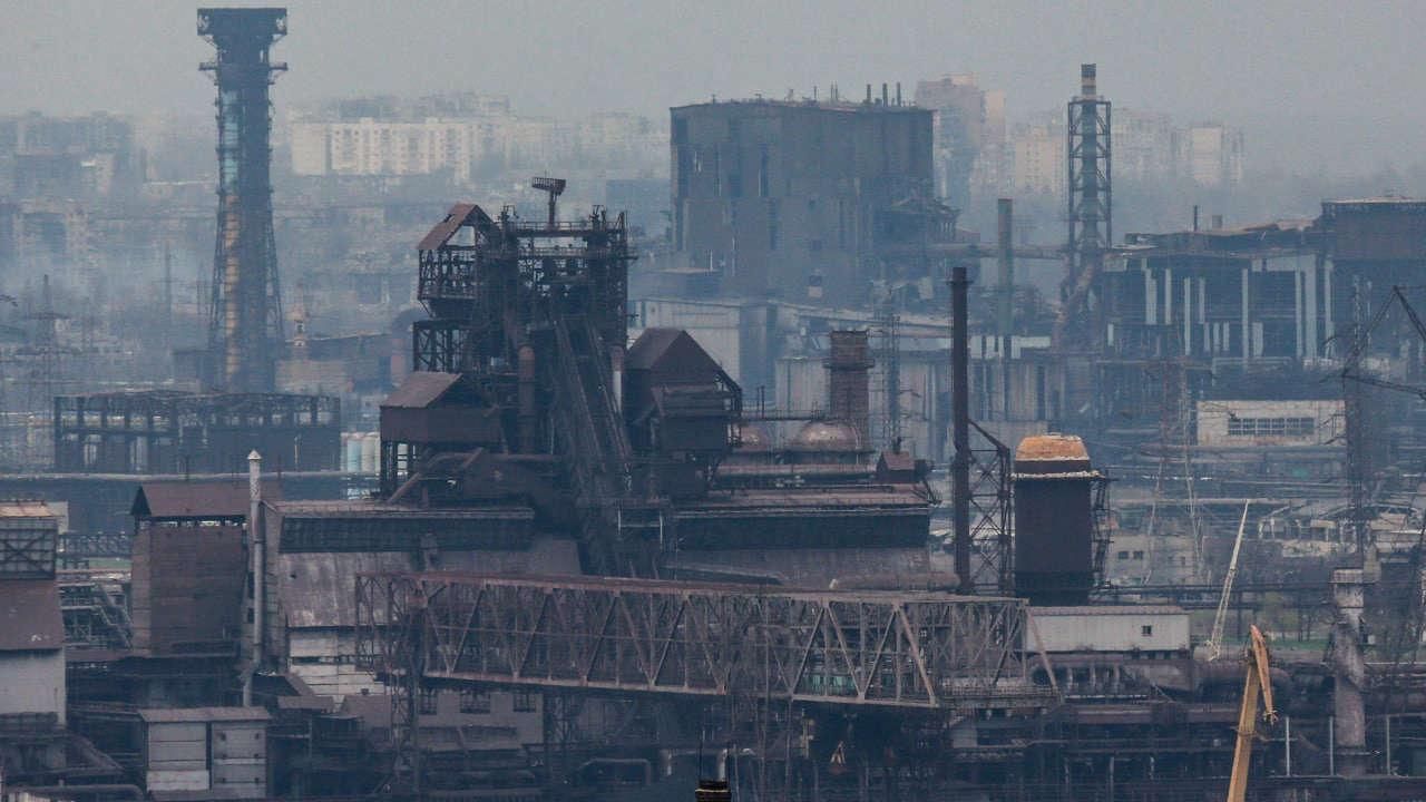 The Azovstal plant was heavily bombed 600 injured - en The Azovstal plant was heavily bombed 600 injured - en