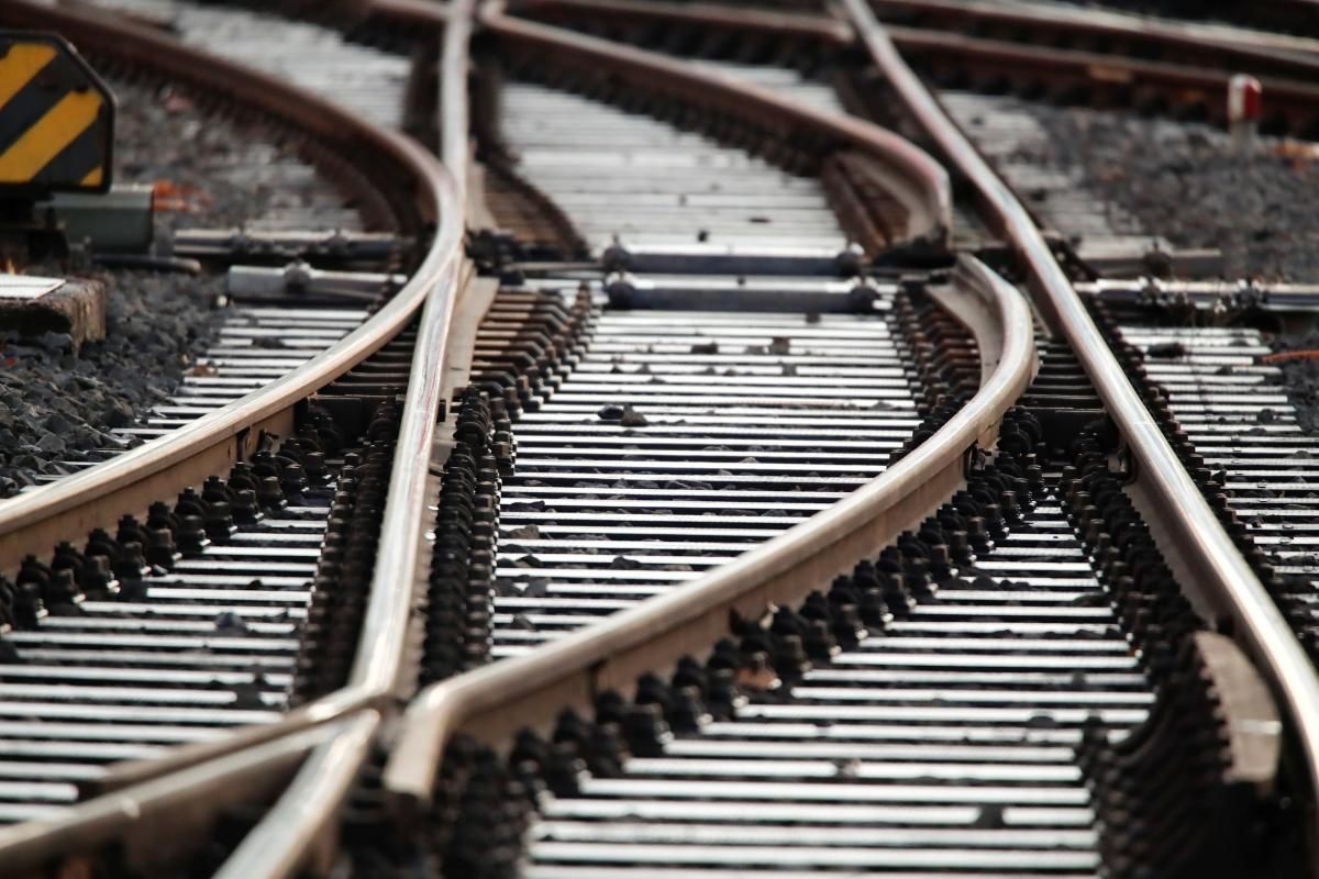 Railway bridge blown up near Sloviansk  video - en