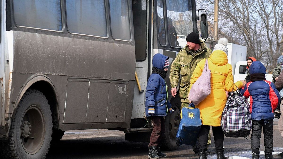 Mariupol  the evacuation of the city's residents has begun - en