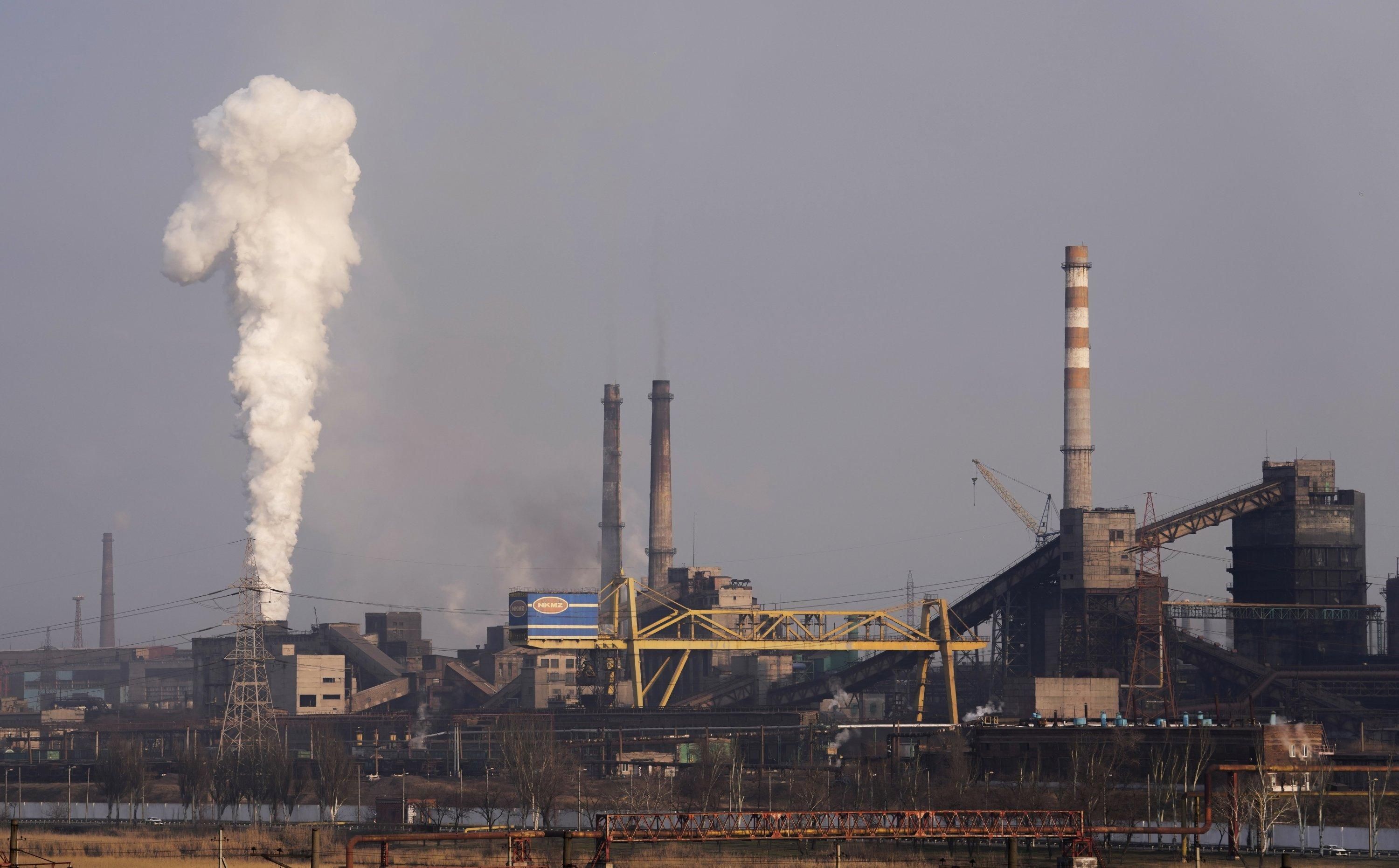 Intense attacks continued on the besieged Azovstal steel plant - en Intense attacks continued on the besieged Azovstal steel plant - en