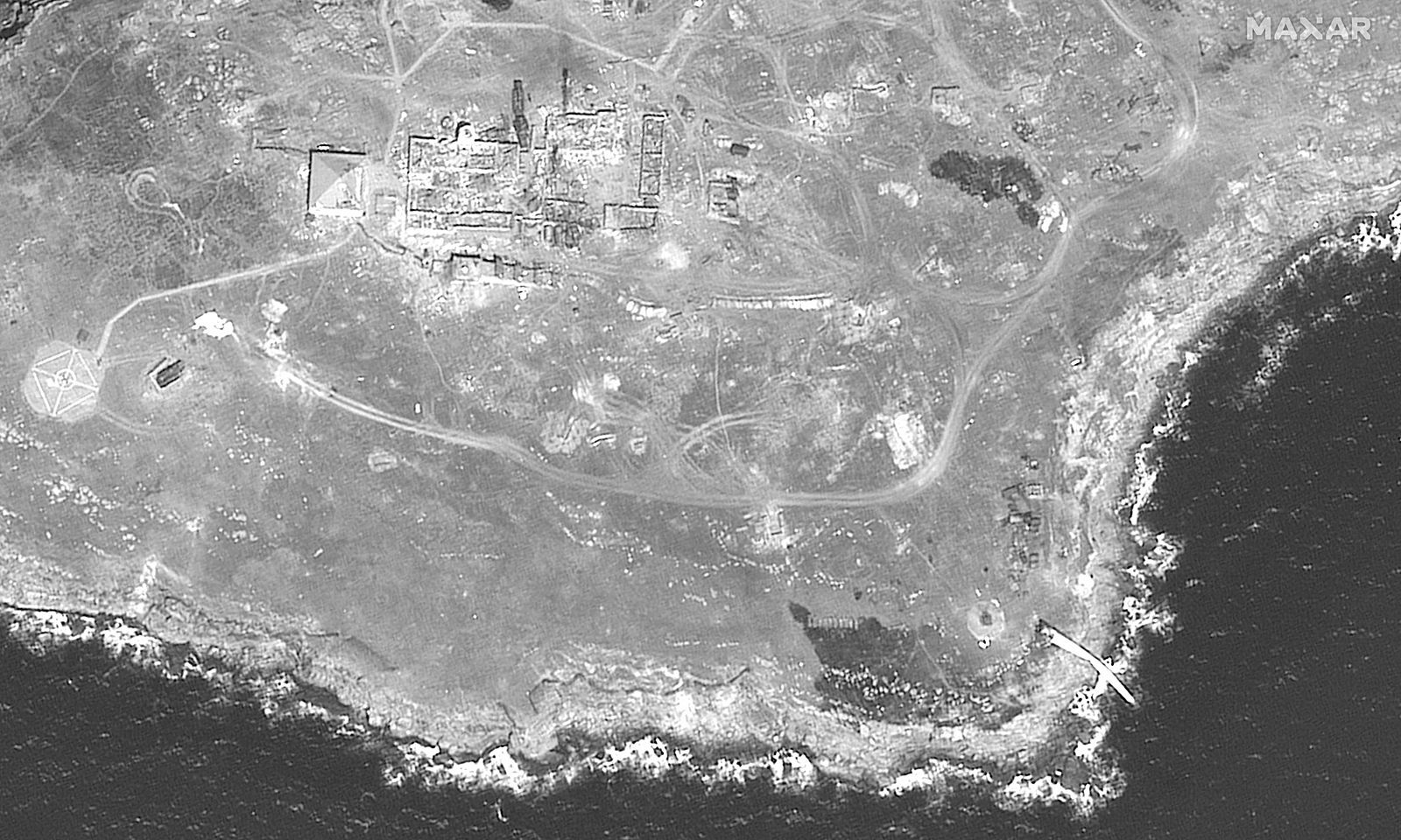 Snake Island victory over Russian forces  a new satellite image from Maxar - en