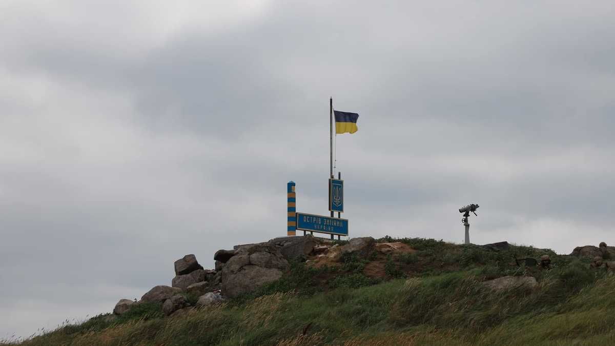 The flag of Ukraine was raised on Snake Island  the military operation was completed - en