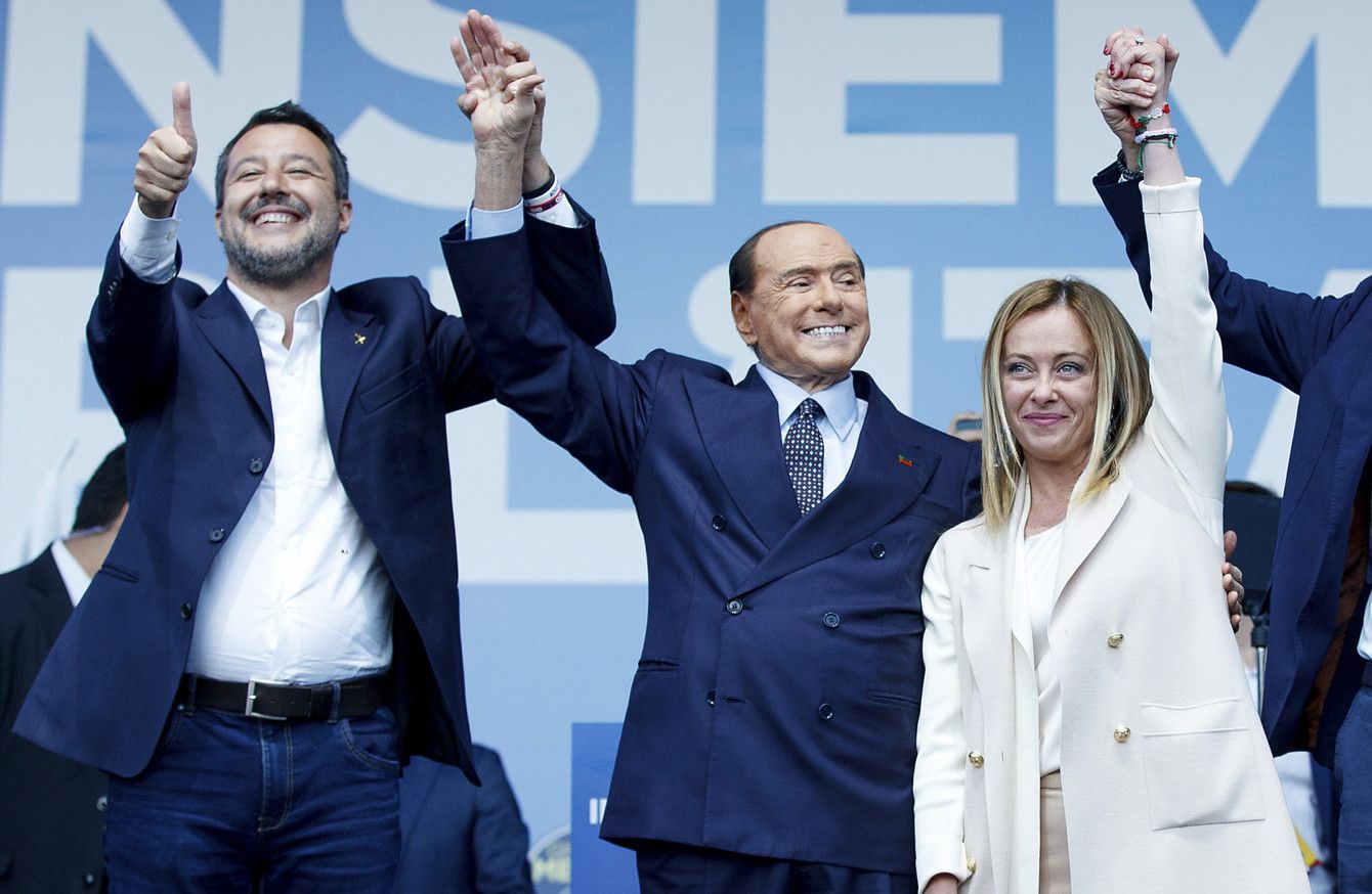 The Italian comedy and surprises from elections - en