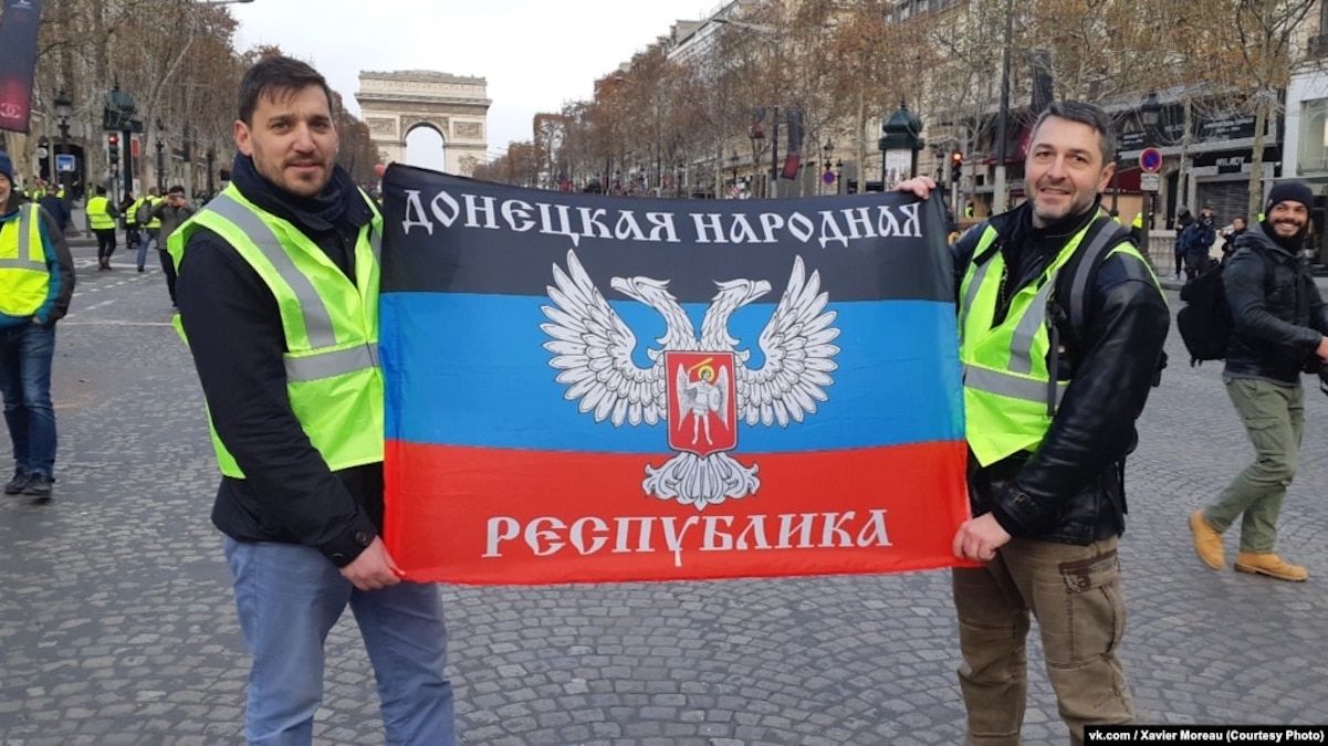 Xavier Moreau (on the right side) Xavier Moreau (on the right side)